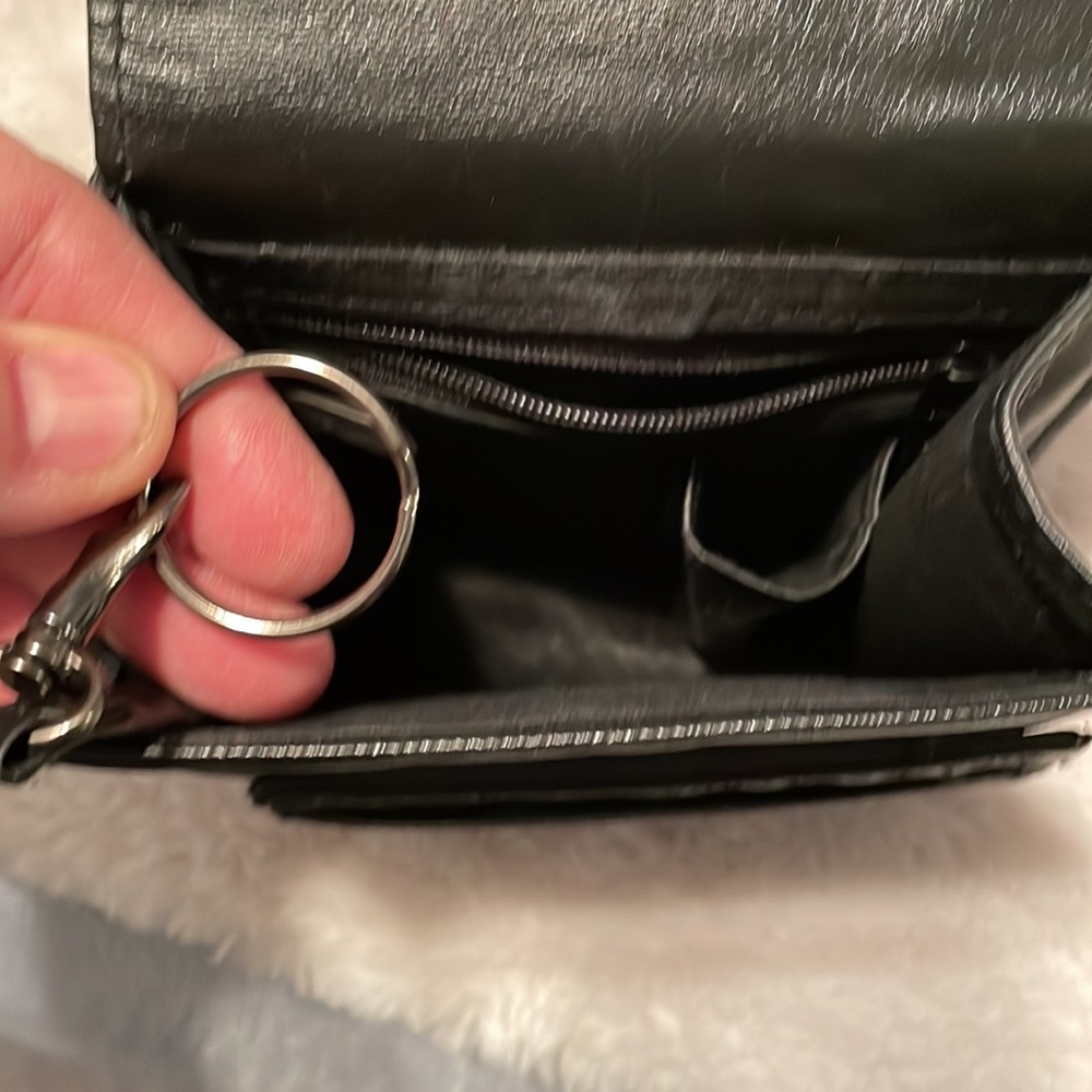 Black vegan leather cross body bag - Picture 7 of 16